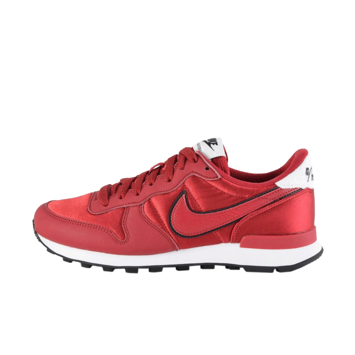 W INTERNATIONALIST HEAT Heat