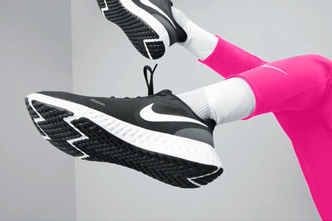 Descopera noutatile de primavara din colectia Nike pentru adulti si copii