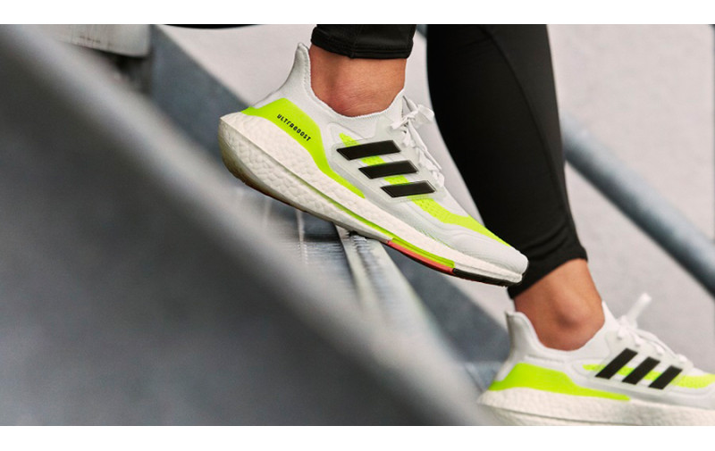 NOII ADIDAS ULTRABOOST 21 ITI OFERA O ENERGIE INCREDIBILA