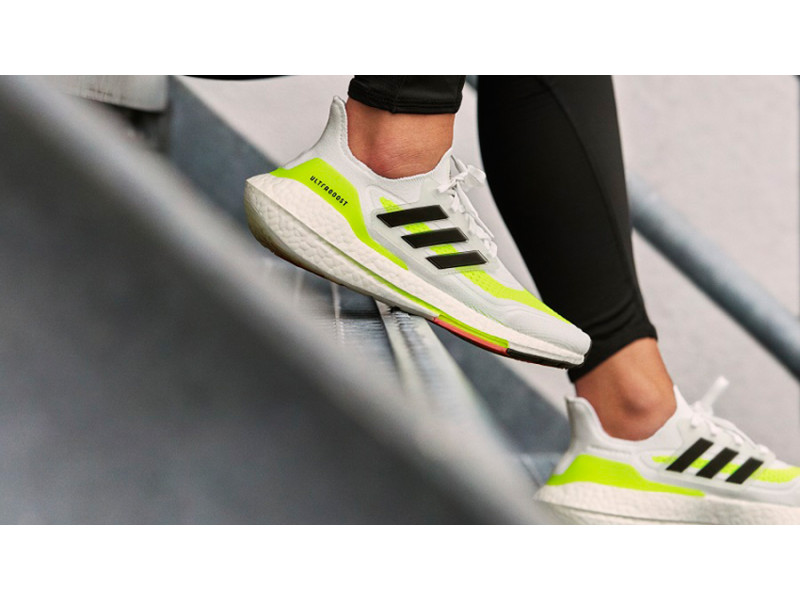 NOII ADIDAS ULTRABOOST 21 ITI OFERA O ENERGIE INCREDIBILA