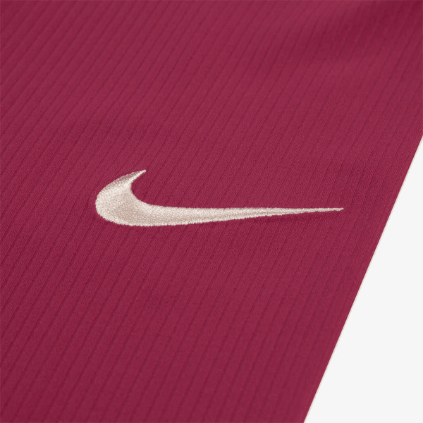 Nike Set Swoosh On Pointe 