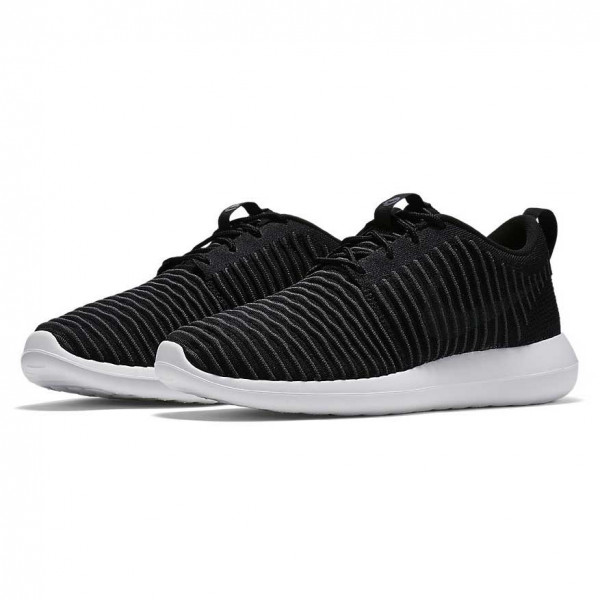 Nike Pantofi Sport NIKE ROSHE TWO FLYKNIT 