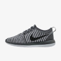 Nike Pantofi Sport ROSHE TWO FLYKNIT 