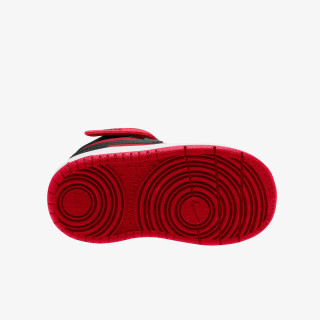 Nike Pantofi Sport Court Borough Mid 2 