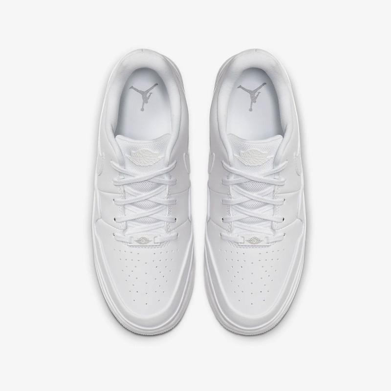 Nike Pantofi Sport WMNS AJ 1 JESTER XX LOW LACED 