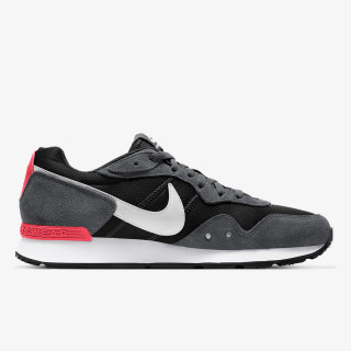 Nike Pantofi Sport Venture Runner 