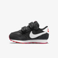 Nike Pantofi Sport MD Valiant 