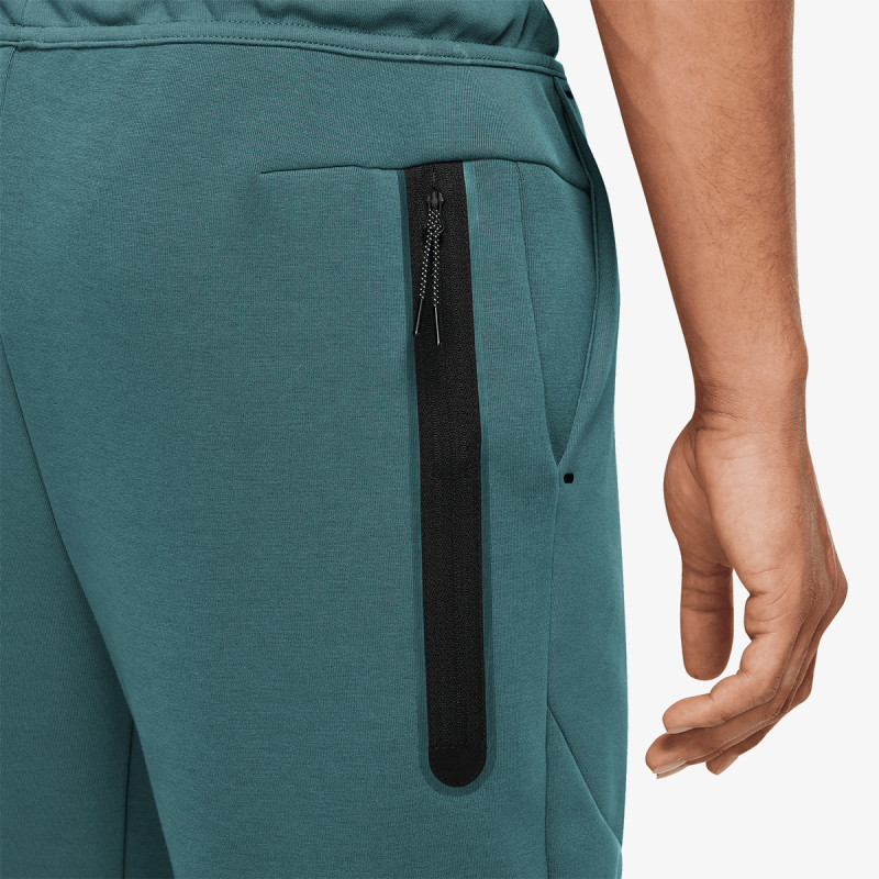 Nike Pantaloni de trening Sportswear Tech 