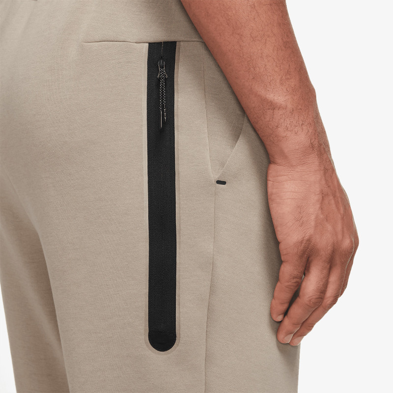 Nike Pantaloni scurti Sportswear Tech Fleece 