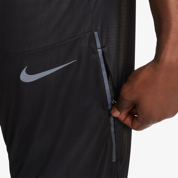 Nike Pantaloni de trening M NK SWIFT SHIELD PANT 