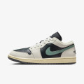Nike Pantofi Sport WMNS AIR JORDAN 1 LOW 