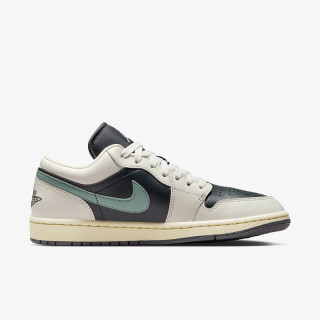 Nike Pantofi Sport WMNS AIR JORDAN 1 LOW 