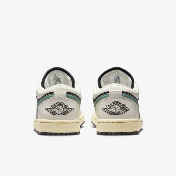 Nike Pantofi Sport WMNS AIR JORDAN 1 LOW 