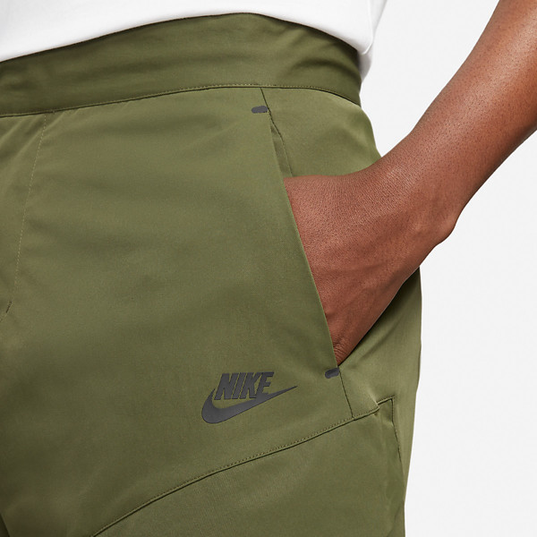 Nike Pantaloni de trening Sportswear Tech Essentials 