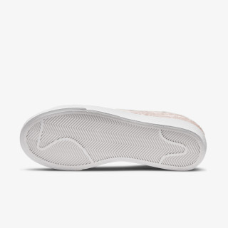 Nike Pantofi Sport WMNS BLAZER LOW PLATFORM 