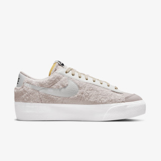 Nike Pantofi Sport WMNS BLAZER LOW PLATFORM 