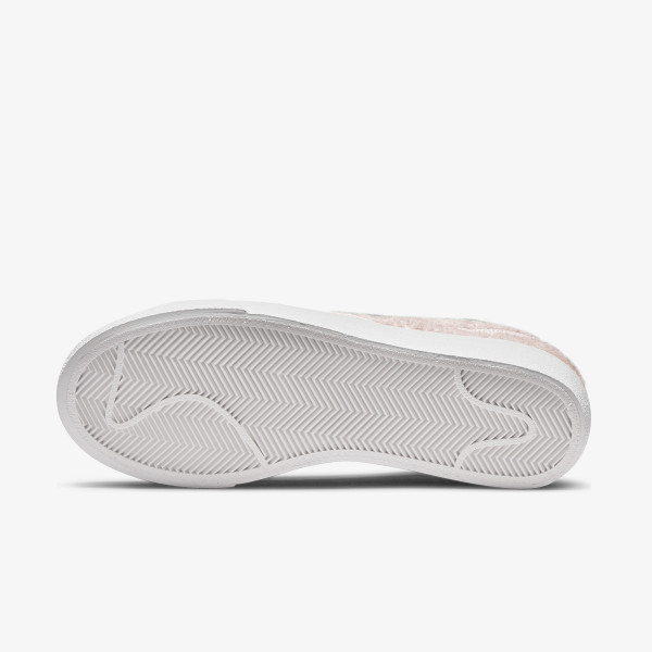 Nike Pantofi Sport WMNS BLAZER LOW PLATFORM 