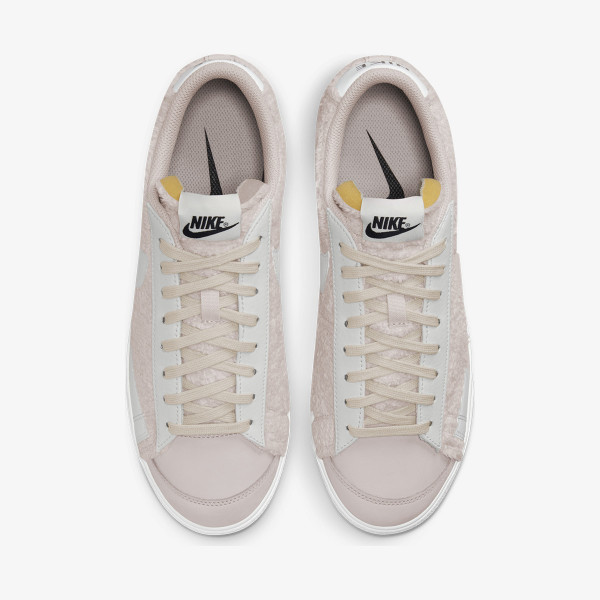 Nike Pantofi Sport WMNS BLAZER LOW PLATFORM 