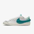 Nike Pantofi Sport W BLAZER LOW '77 JUMBO 