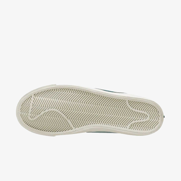 Nike Pantofi Sport W BLAZER LOW '77 JUMBO 