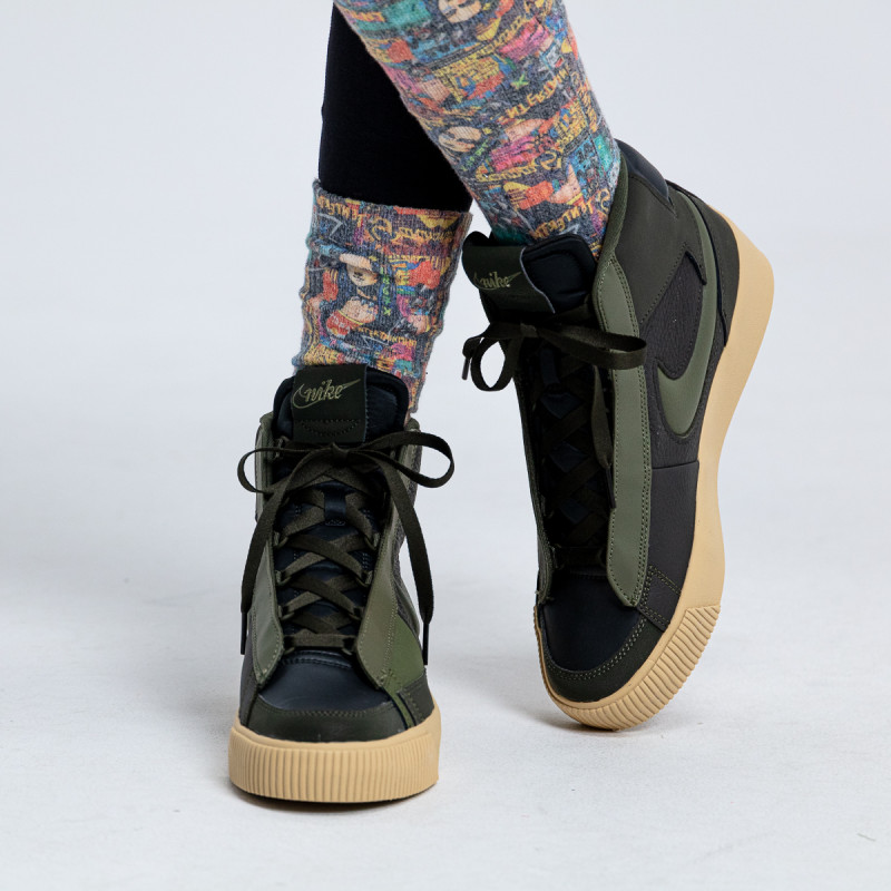Nike Pantofi Sport Blazer Mid Victory 