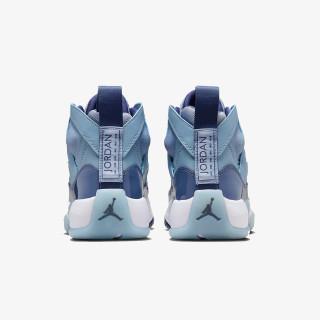 Nike Pantofi Sport WMNS JUMPMAN TWO TREY 