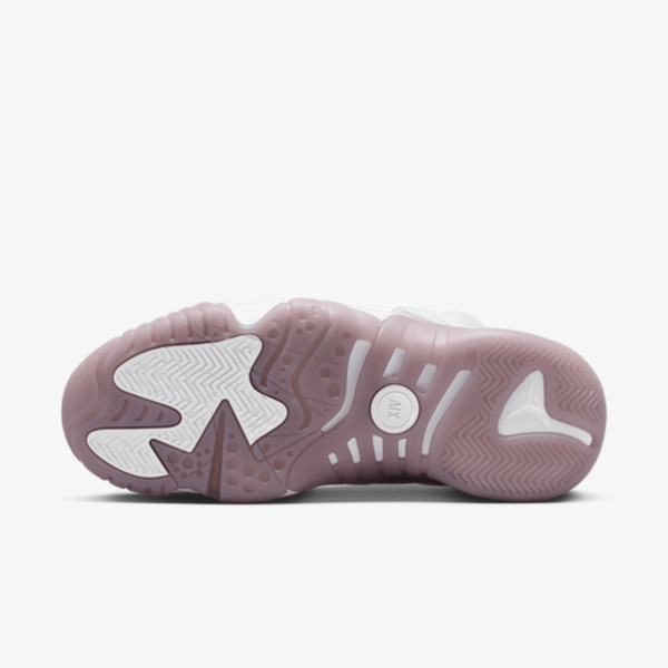 Nike Pantofi Sport WMNS JUMPMAN TWO TREY 