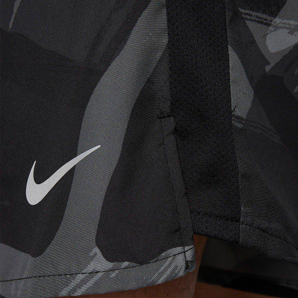 Nike Pantaloni scurti Dri-FIT Challenger 