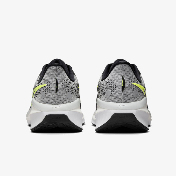NIKE Pantofi Sport Air Zoom Vomero 17 