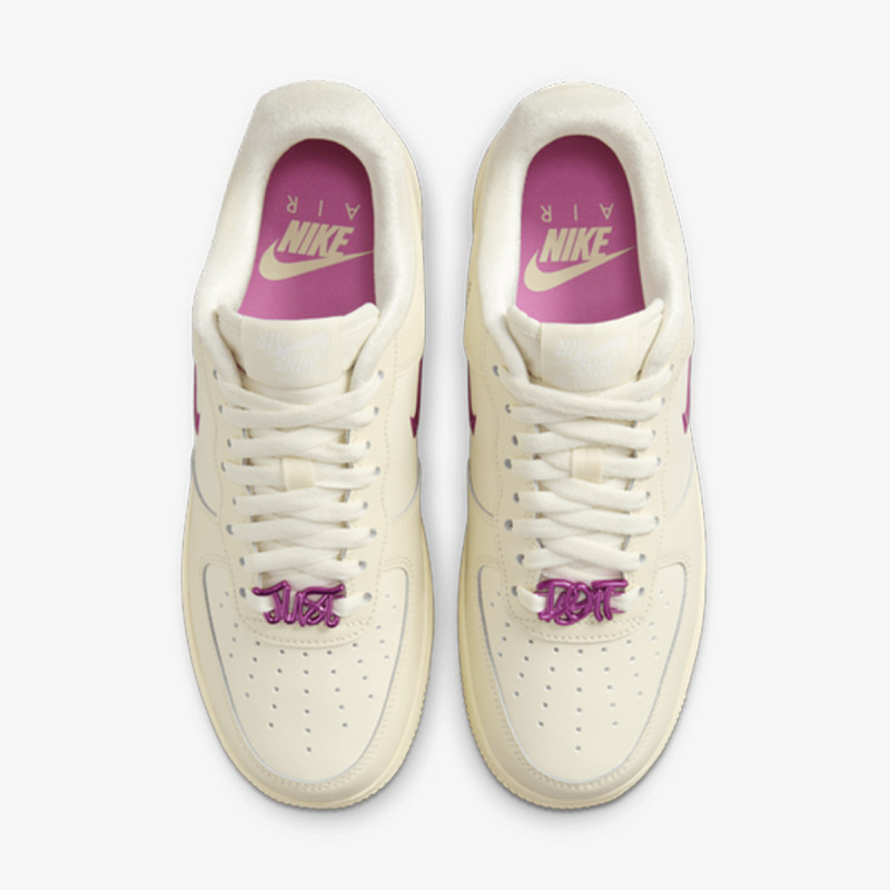 Nike Pantofi Sport WMNS AIR FORCE 1 '07 SE 