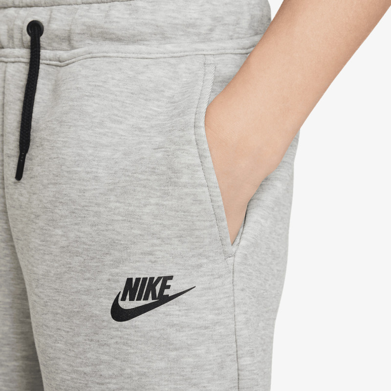 Nike Pantaloni scurti Tech Fleece 