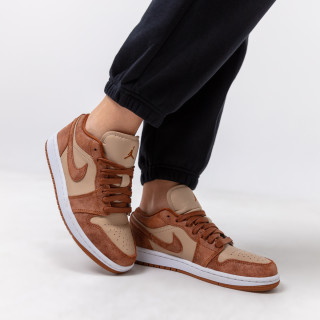 Nike Pantofi Sport WMNS AIR JORDAN 1 LOW SE 