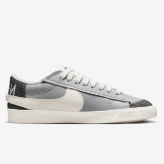 Nike Pantofi Sport BLAZER LOW 77 JUMBO SE 