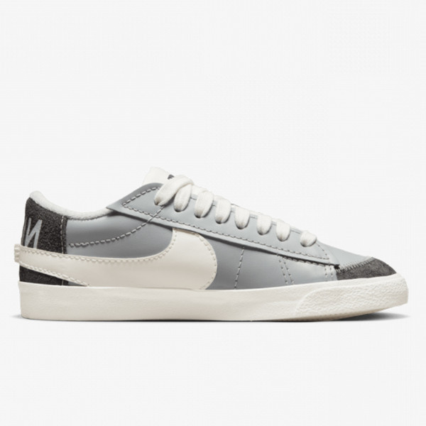 Nike Pantofi Sport BLAZER LOW 77 JUMBO SE 