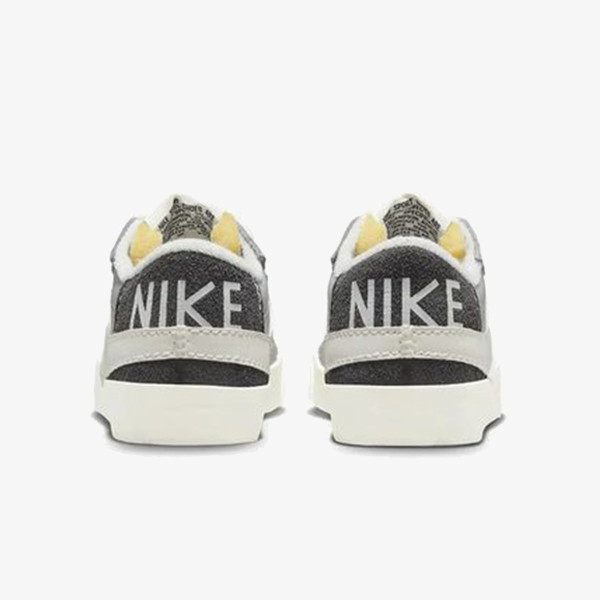 Nike Pantofi Sport BLAZER LOW 77 JUMBO SE 