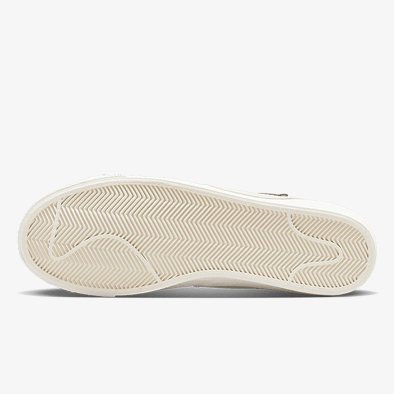 Nike Pantofi Sport BLAZER LOW 77 JUMBO SE 