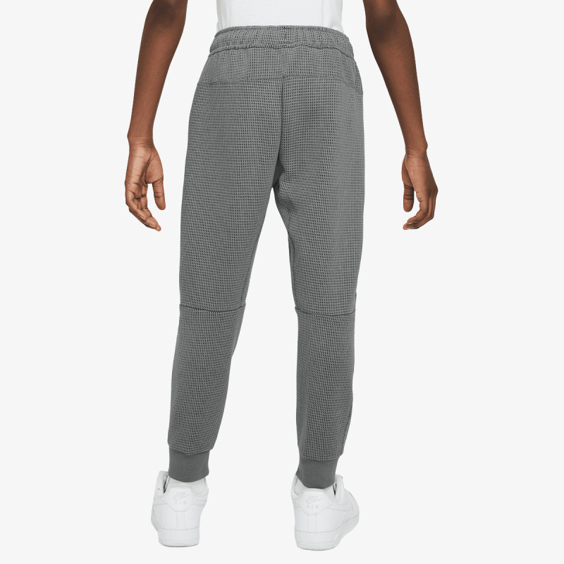 Nike Pantaloni de trening B NSW TECH FLC PANT WINTERIZED 