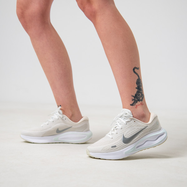 Nike Pantofi Sport W NIKE JOURNEY RUN 