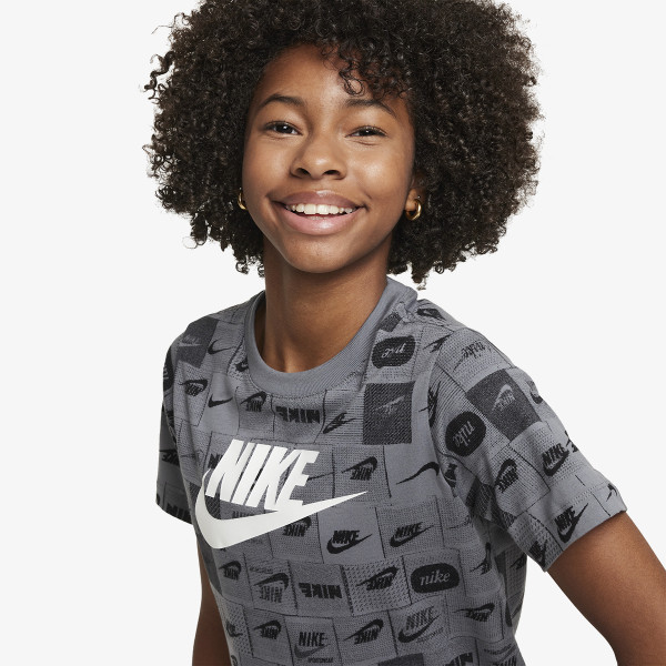Nike Tricou Sportswear<br /> Older Kids' 