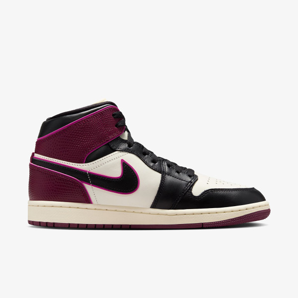 Nike Pantofi Sport Air Jordan 1 Mid SE 