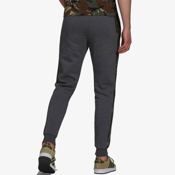 adidas Pantaloni de trening ESSENTIALS FLEECE CAMO-PRINT 