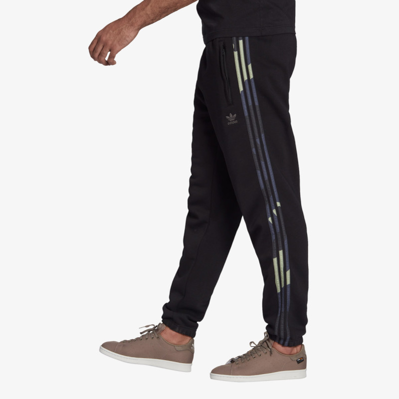 adidas Pantaloni de trening Graphic Camo 