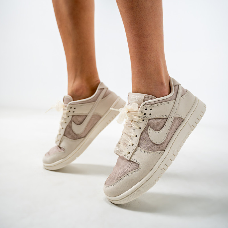 Nike Pantofi Sport W NIKE DUNK LOW SE TRND 