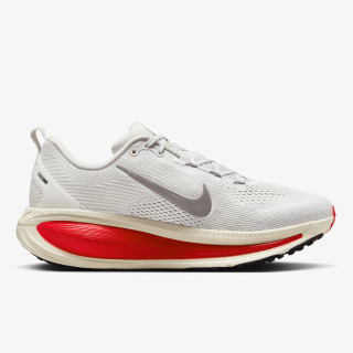Nike Pantofi Sport VOMERO 18 