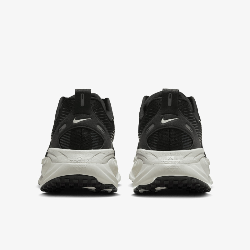 Nike Pantofi Sport NIKE VOMERO 18 