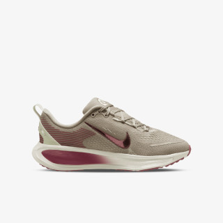 Nike Pantofi Sport NIKE VOMERO 18 (GS) 