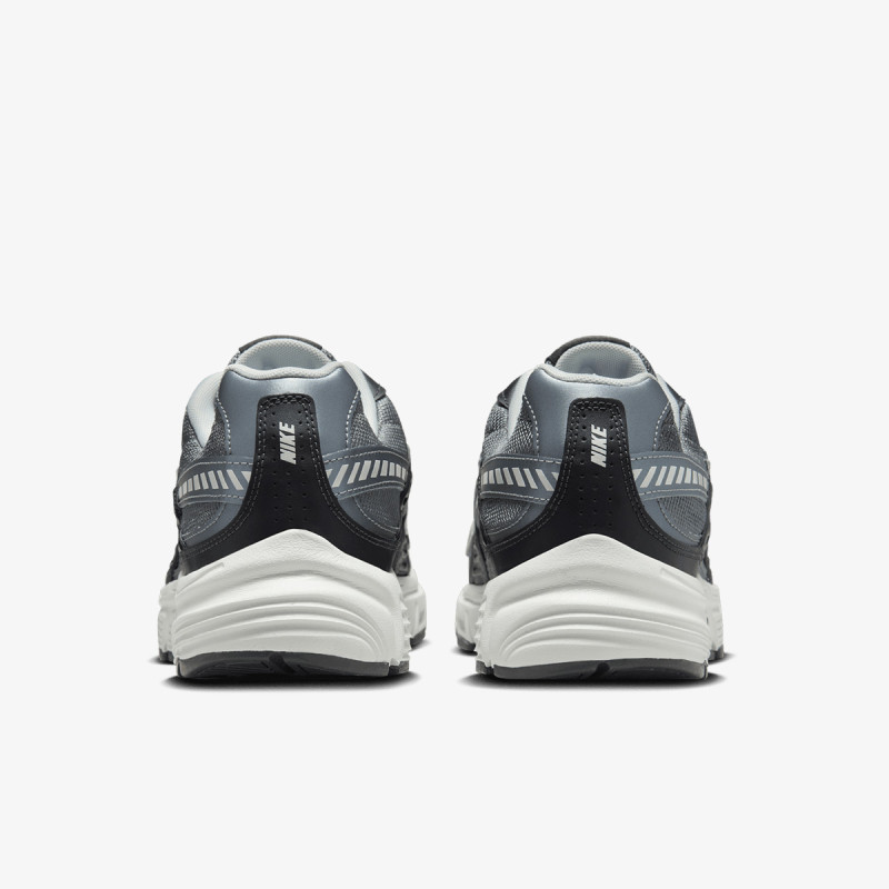 Nike Pantofi Sport NIKE INITIATOR SC 