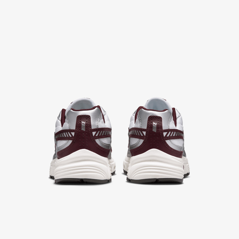Nike Pantofi Sport WMNS NIKE INITIATOR CN 