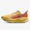 Nike Pantofi Sport NIKE VOMERO 18 SE OPP2 