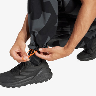 adidas Pantaloni de trening CARGO AOP PANTS 